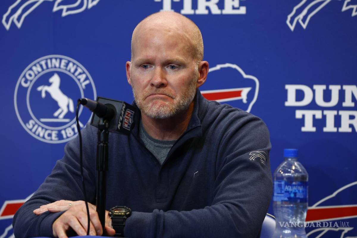 $!El head coach Sean McDermott en conferencia de prensa.
