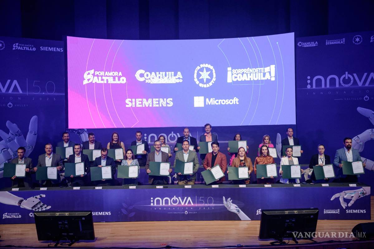 $!Este miércoles por la tarde, Díaz González dio inicio al congreso Innova 5.0 en el Campus Arteaga de la Universidad Autónoma de Coahuila (UAdeC), marcando el comienzo del clúster tecnológico Saltillo Valley.