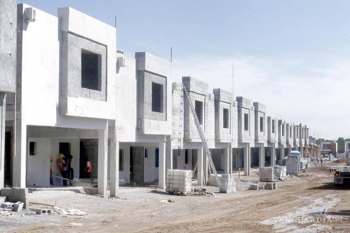 $!Los trabajos que implican el uso de fuerza bruta son uno de los factores, según especialistas, que generan la brecha salarial en Coahuila.