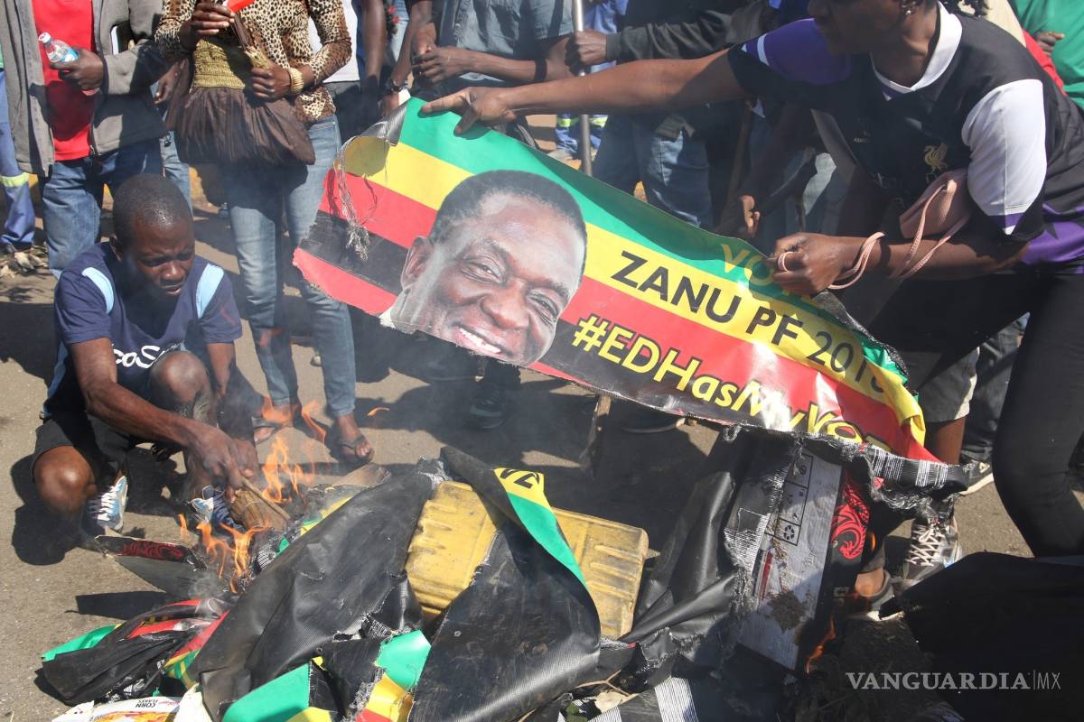 Mueren 3 en protestas en Zimbabue; acusan fraude