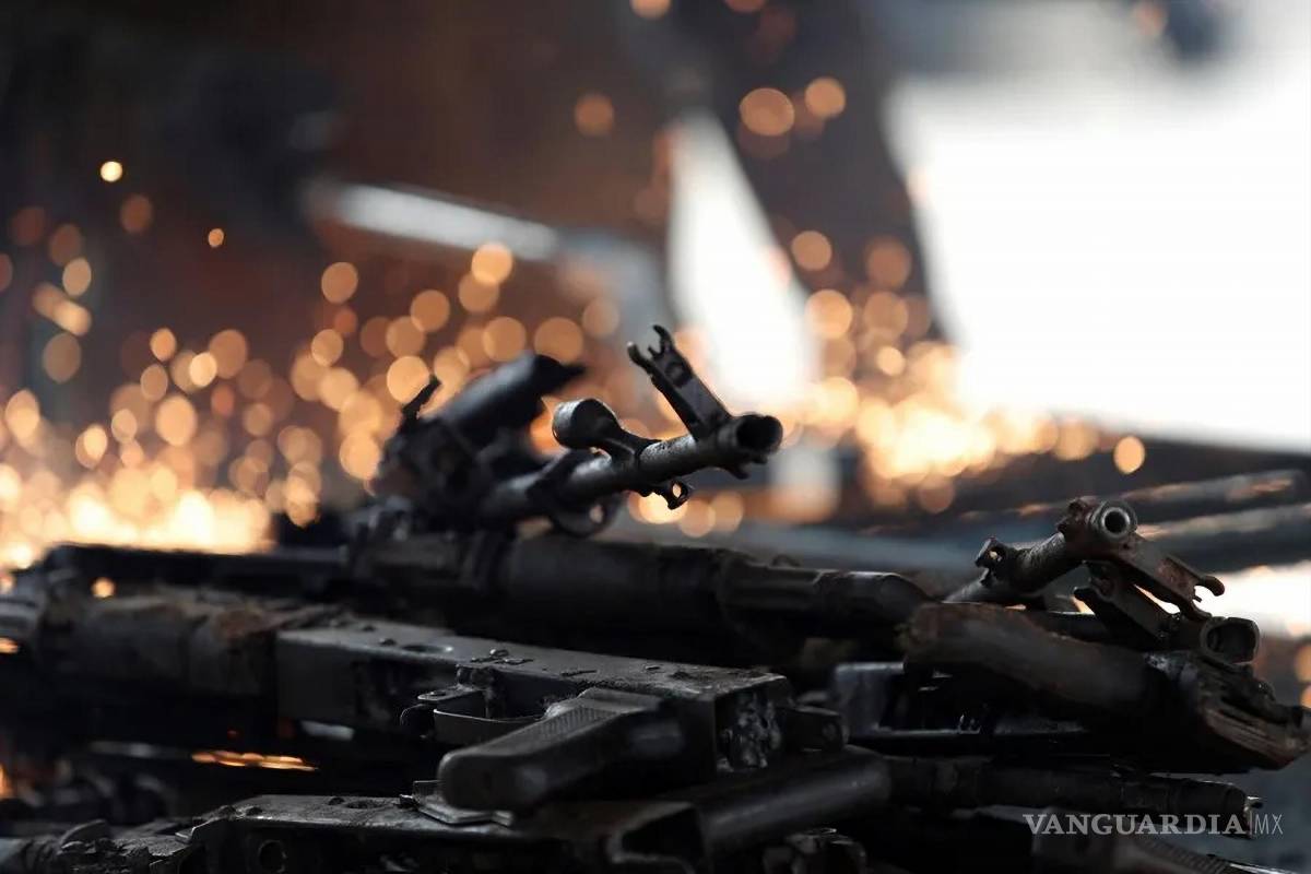 $!En la imagen, varios fusiles AK-47.