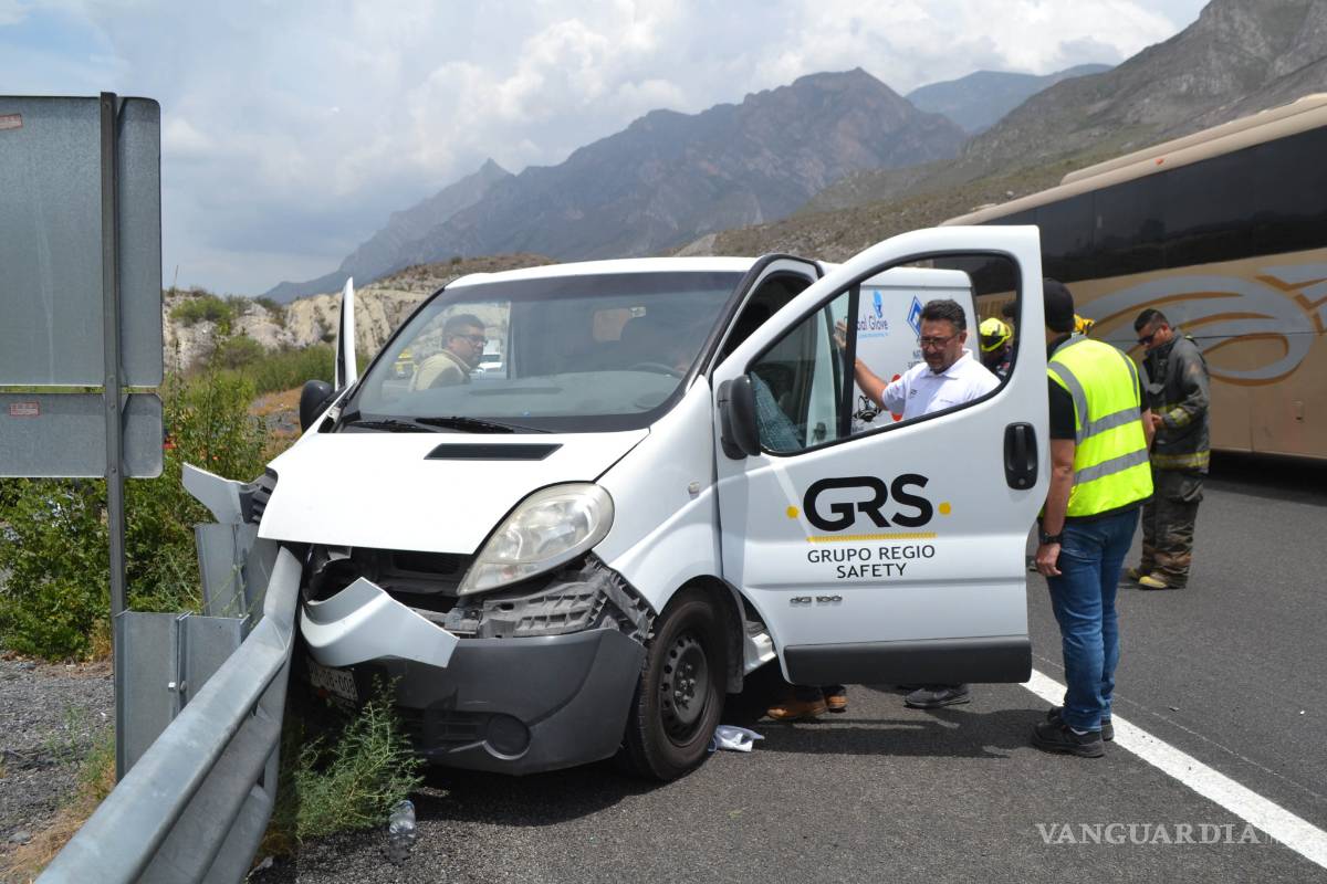 Operador resulta lesionado; impacta barrera de contención