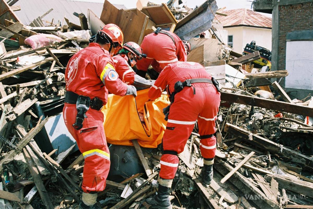 $!Brigadistas mexicanos han rescatado a tres personas vivas en Turquía