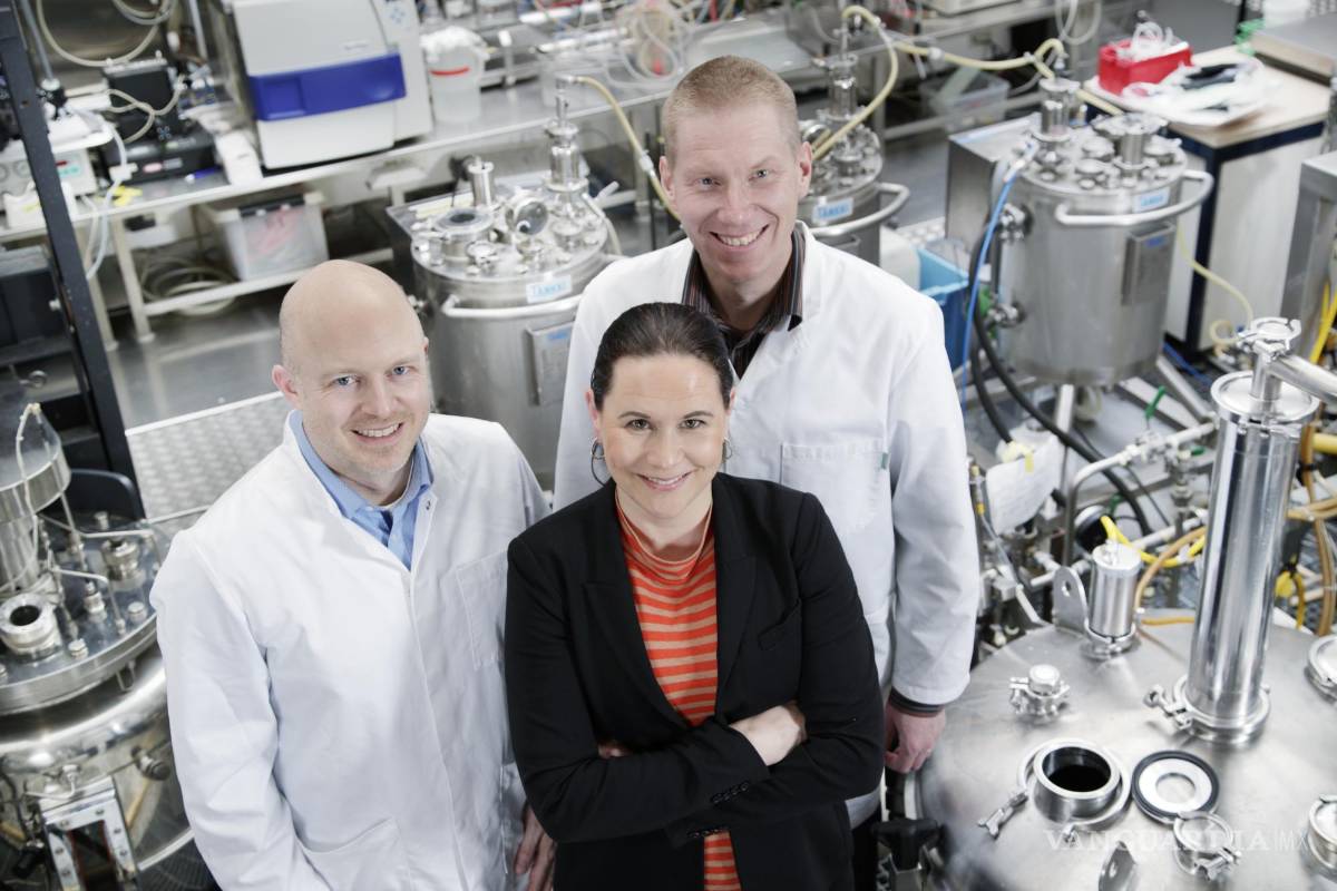 $!Christopher Landowski (izq.), Maija Itkonen (centro) y Jussi Joensuu (der.) de Onego Bio. EFE/VTT