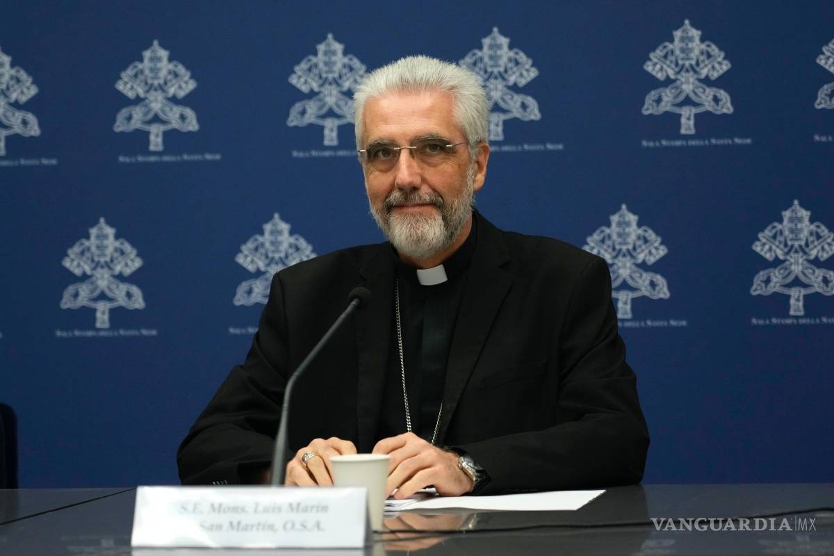 $!Luis Marín de San Martín, subsecretario del Sínodo de los Obispos, asiste a una conferencia de prensa sobre el próximo Sínodo en el Vaticano.
