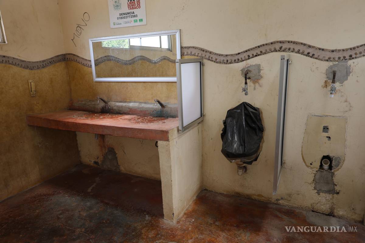 Saltillo: Baños del Bosque Urbano presentan deficiencias a pesar de la presencia de infantes