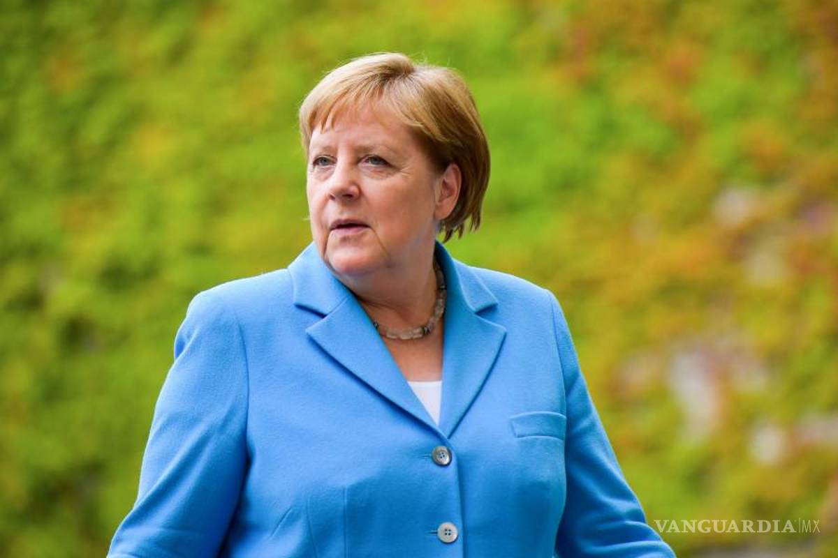 Angela Merkel tiembla en un acto público por tercera vez en un mes
