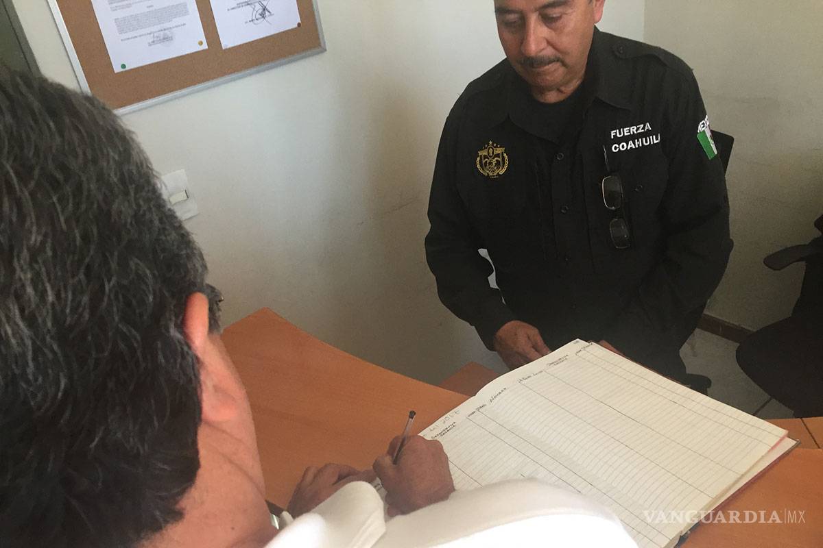 $!Protesta contra el gasolinazo en Saltillo llega hasta el Congreso de Coahuila