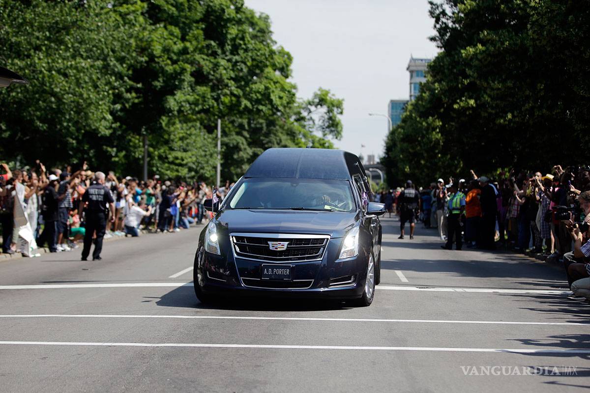 $!Miles despiden a Mohamed Alí, 'el más grande' (en vivo)