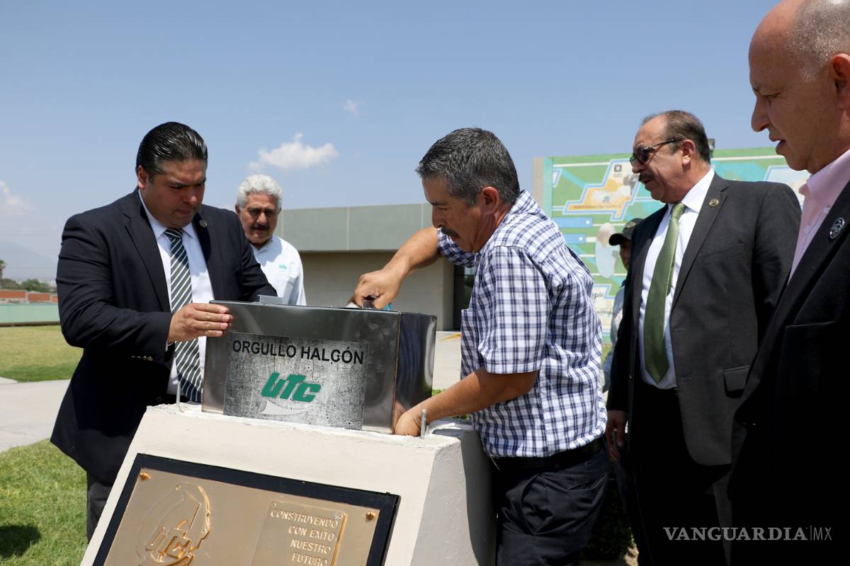 $!Abre UTC de Ramos Arizpe cápsula de tiempo a 10 años de haber sido enterrada