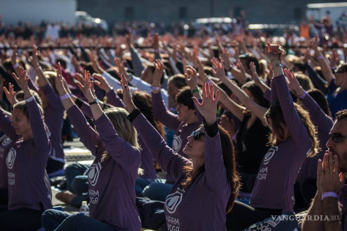 $!Dándole Voz a la Paz: Más de 300 mil personas se reúnen para meditar por la paz y la sanación