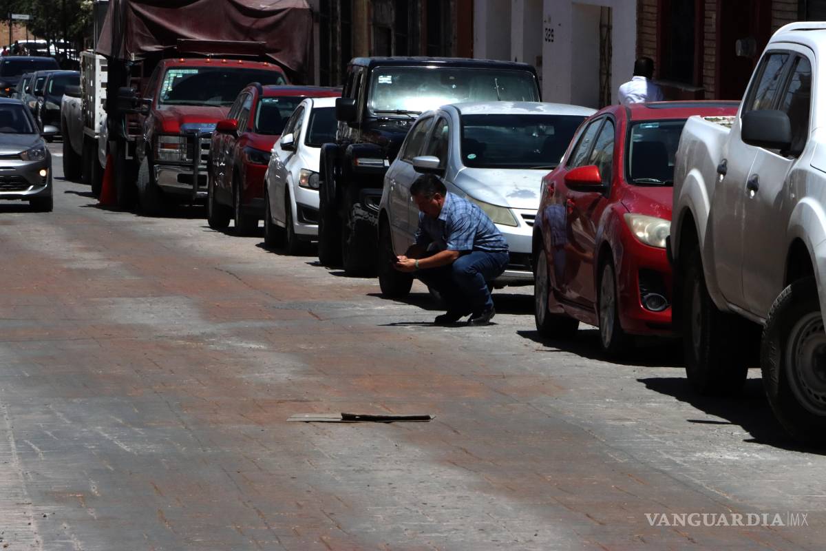 $!El protector alargará la vida del concreto estampado, afirmó personal del Ayuntamiento.