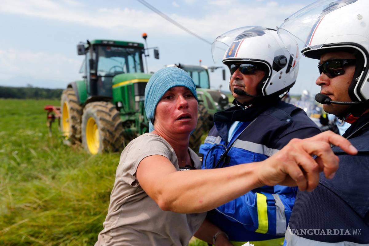 $!Rocían a Chris Froome con gas lacrimógeno en el Tour de Francia