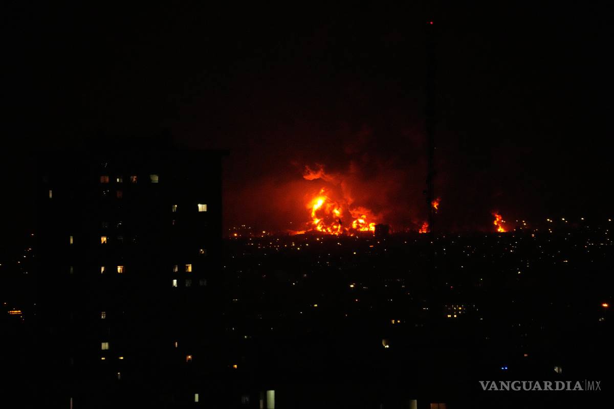 $!Este sábado, una instalación de almacenamiento de combustible en Teherán fue atacada por fuerzas norteamericanas.