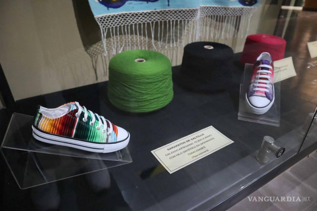 $!El Sarape de Saltillo se reinventa como pieza de arte moderno y de diseño de moda