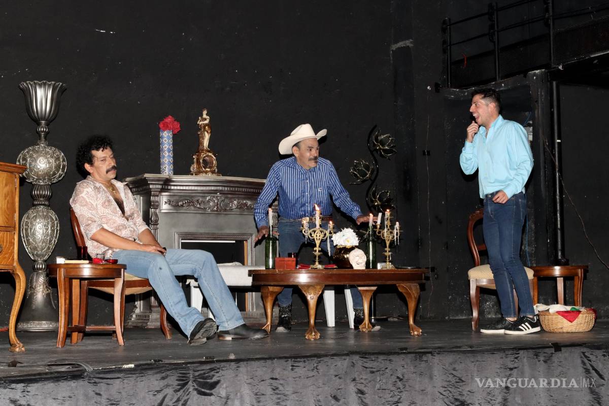 $!Entre penumbras ‘Las Vampiras Morales’ continúan su camino a las 100 representaciones