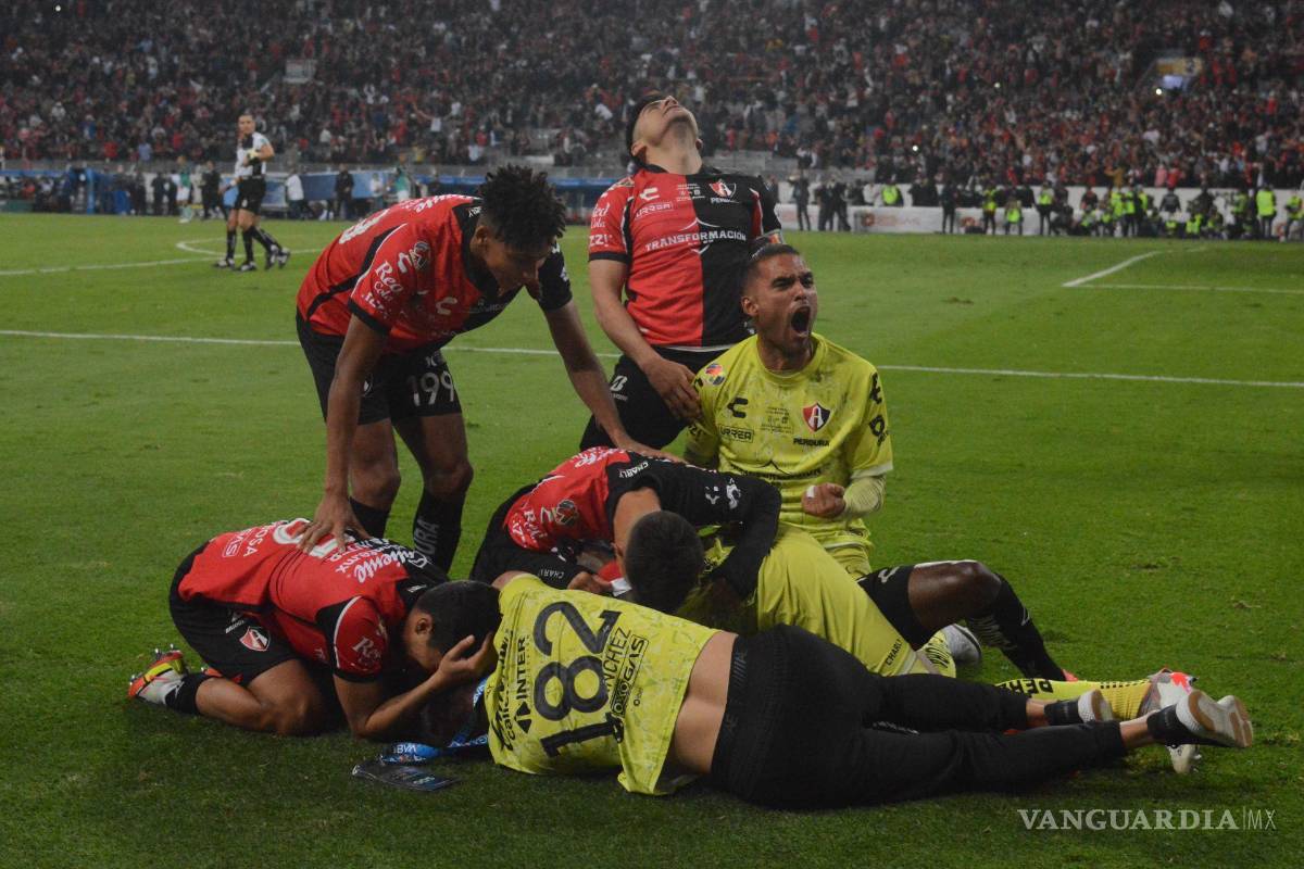 $!Atlas se proclamó campeón tras derrotar en tanda de penales al León en partido de vuelta de la final de la Liga MX Grita Apertura 2021. Cuaroscuro/Mario Jasso