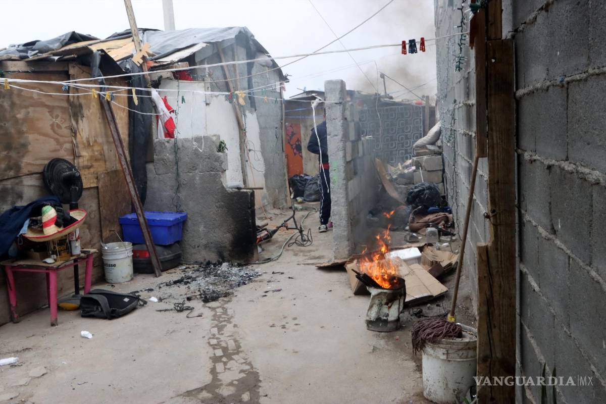 Azota frío colonias periféricas de Saltillo, familias lo enfrentan con recursos limitados