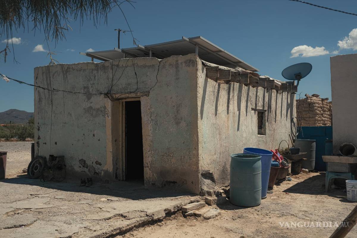 $!El ejido Tuxtepec se halla a más de 100 kilómetros de la cabecera municipal, Ramos Arizpe y por muchos años las viviendas no tuvieron luz.