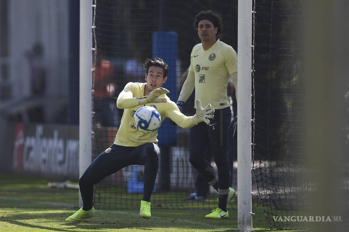 $!'Piojo' Herrera es obligado a meter a Guillermo Ochoa como titular
