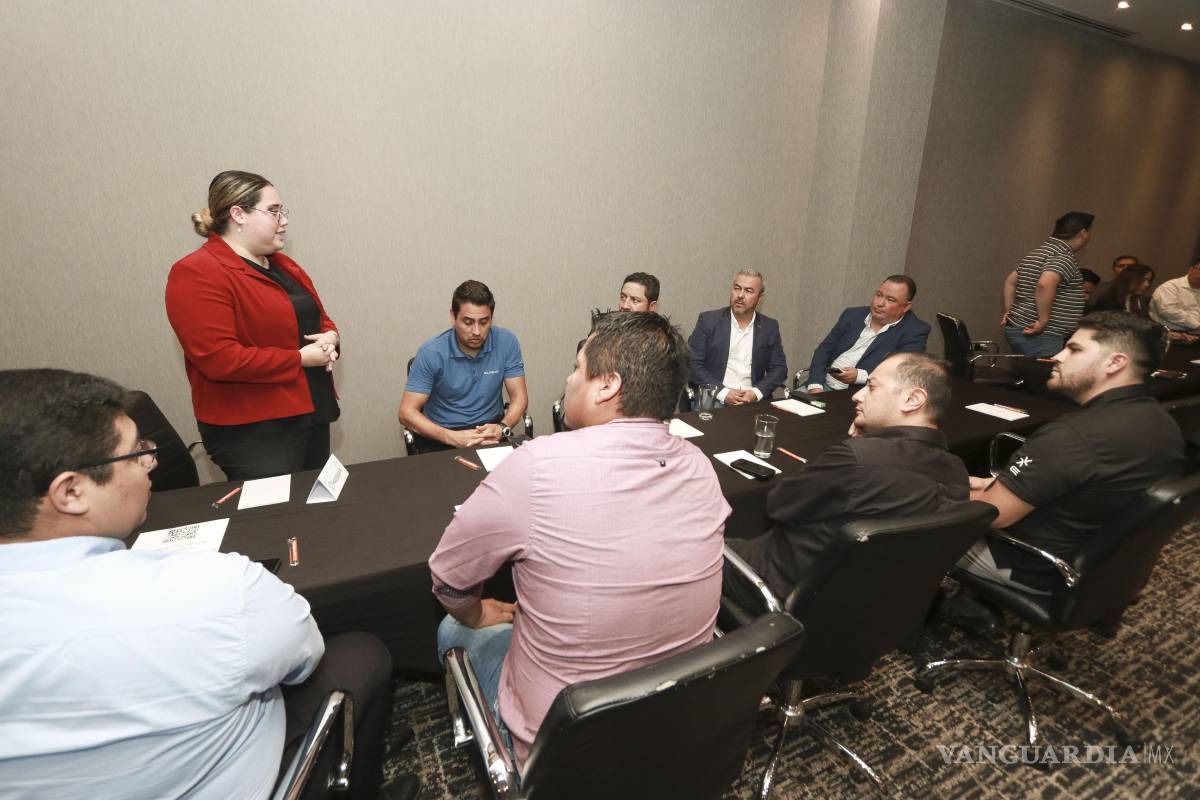 $!El foro se llevó a cabo en el Salón Gran Sarapero del Hotel Hyatt Saltillo, con la participación de más de 30 empresas clave en automatización, inteligencia artificial y manufactura avanzada.