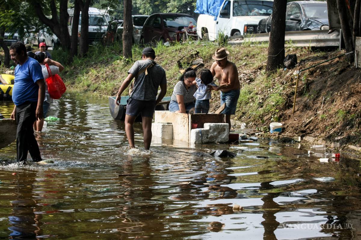 ‘El gobierno solo nos ha dado una despensa’