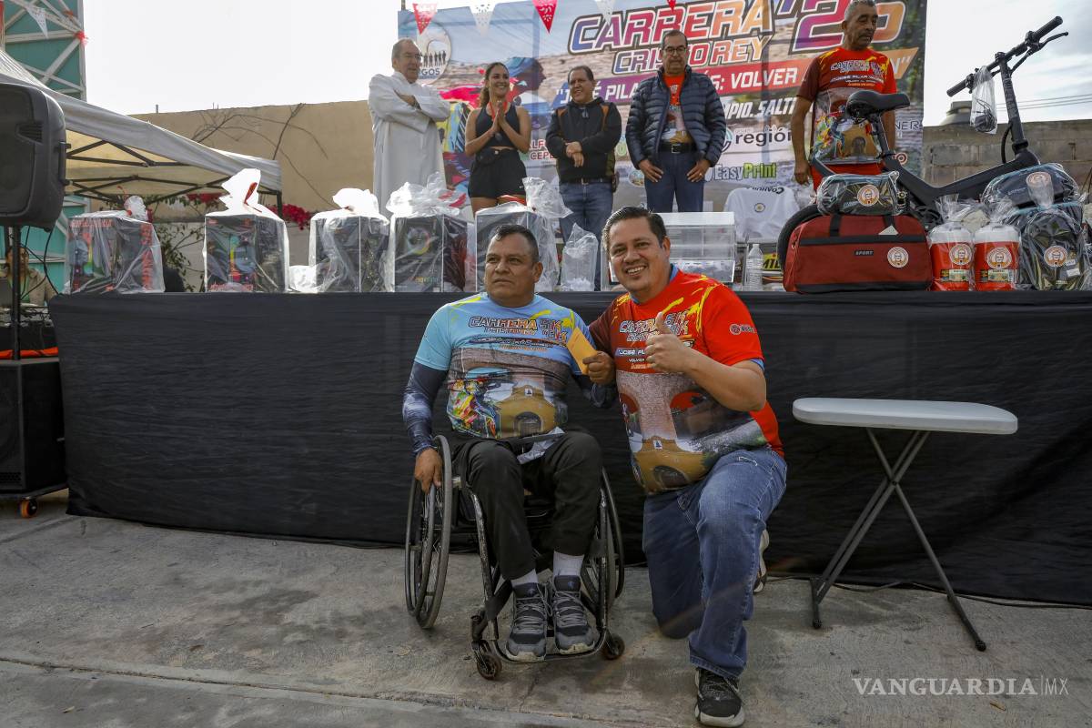 $!La carrera también contó con la participación de atletas en silla de ruedas.