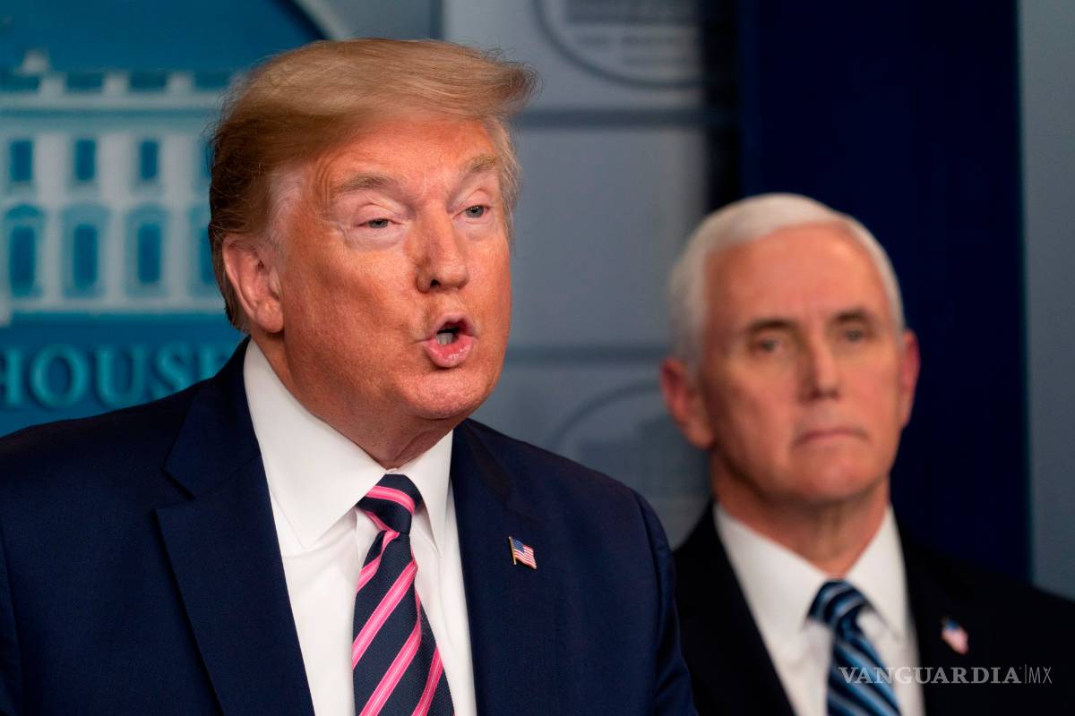 Arremete Trump contra reporteros en Twitter