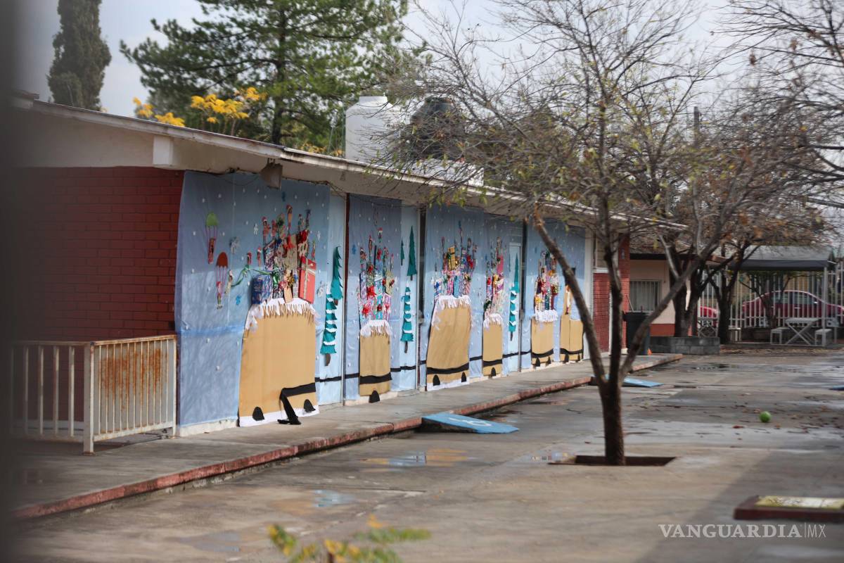 $!Planteles de educación básica permanecieron prácticamente vacíos por el intenso frío registrado en la ciudad.