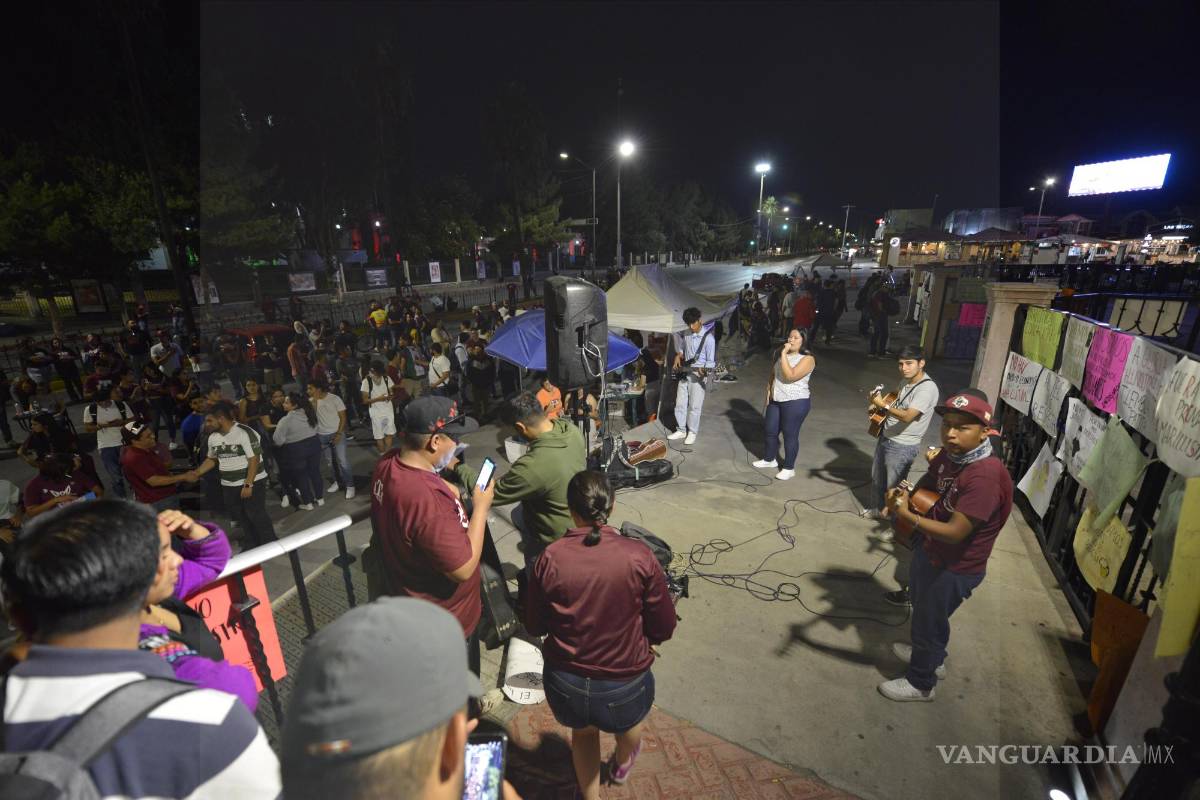 $!Los estudiantes del Instituto Tecnológico de Saltillo han amenizado su protesta con la realización de diversas actividades culturales y deportivas