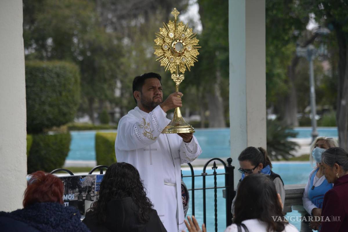 $!Vicente Vega, encargado de la Pastoral de la Vida, señaló durante su oración que actualmente existe mayor indignación por la muerte de un animal que la de un ser humano.