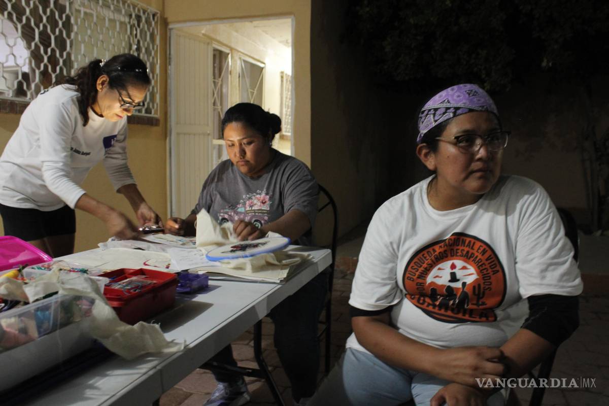 $!Lizeth y su hermana Carmen Cardona Martínez heredaron la búsqueda de su padre a la muerte de la madre.
