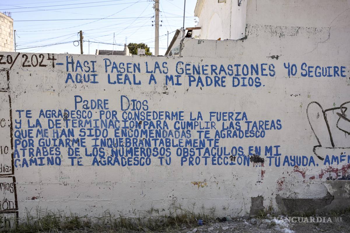 $!El arroyo del Cuatro constantemente está lleno de basura, a pesar de los múltiples intentos de Jesús para evitar que se convierta en basurero.