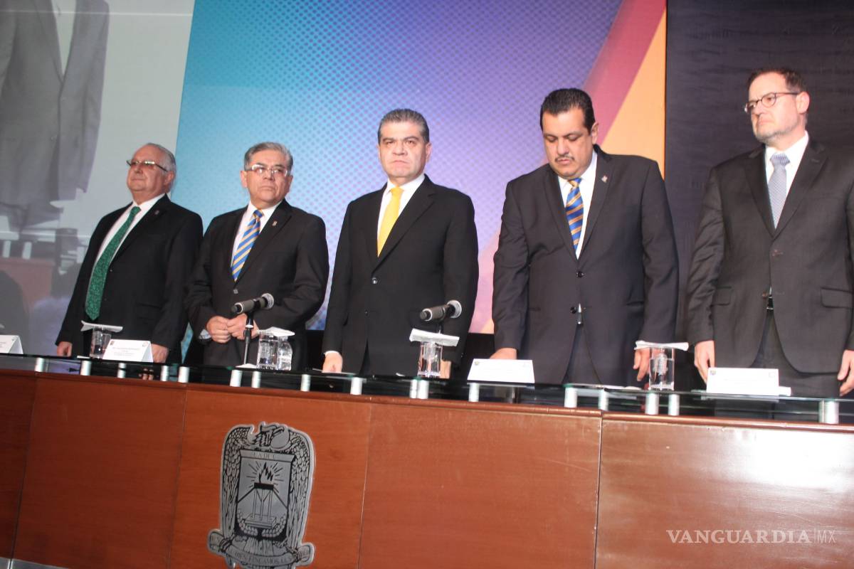 Hacer más con menos, es el reto de la UAdeC, dice rector en su informe