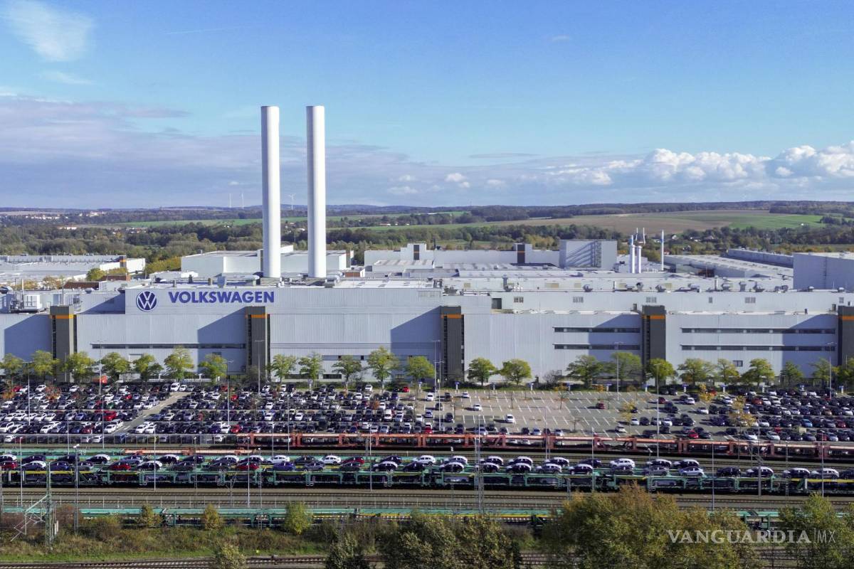 Volkswagen amenaza con cerrar tres plantas en Alemania; se perderían cientos de empleos