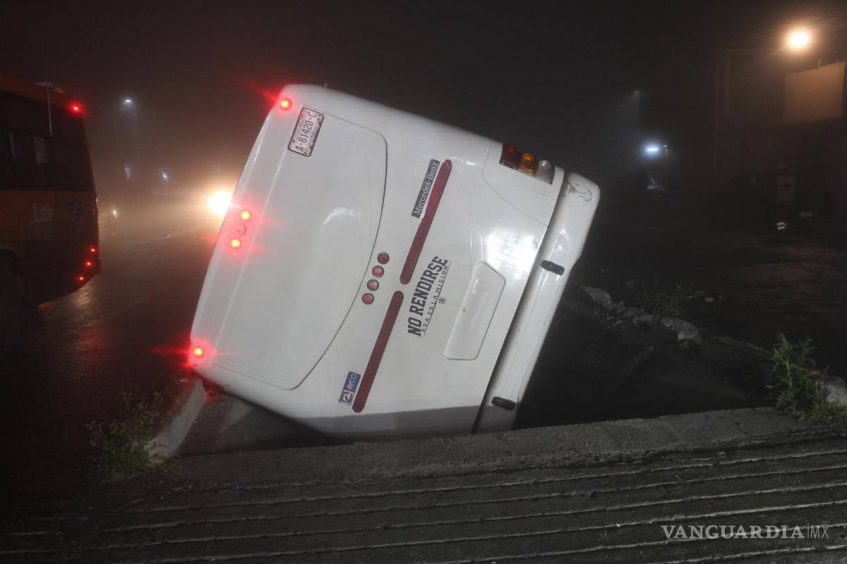 Neblina y llovizna provocan dos accidentes en Saltillo