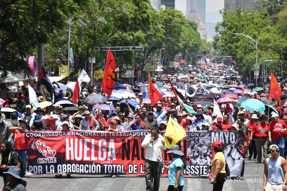 $!Inicia CNTE paro nacional: se planta en el Zócalo