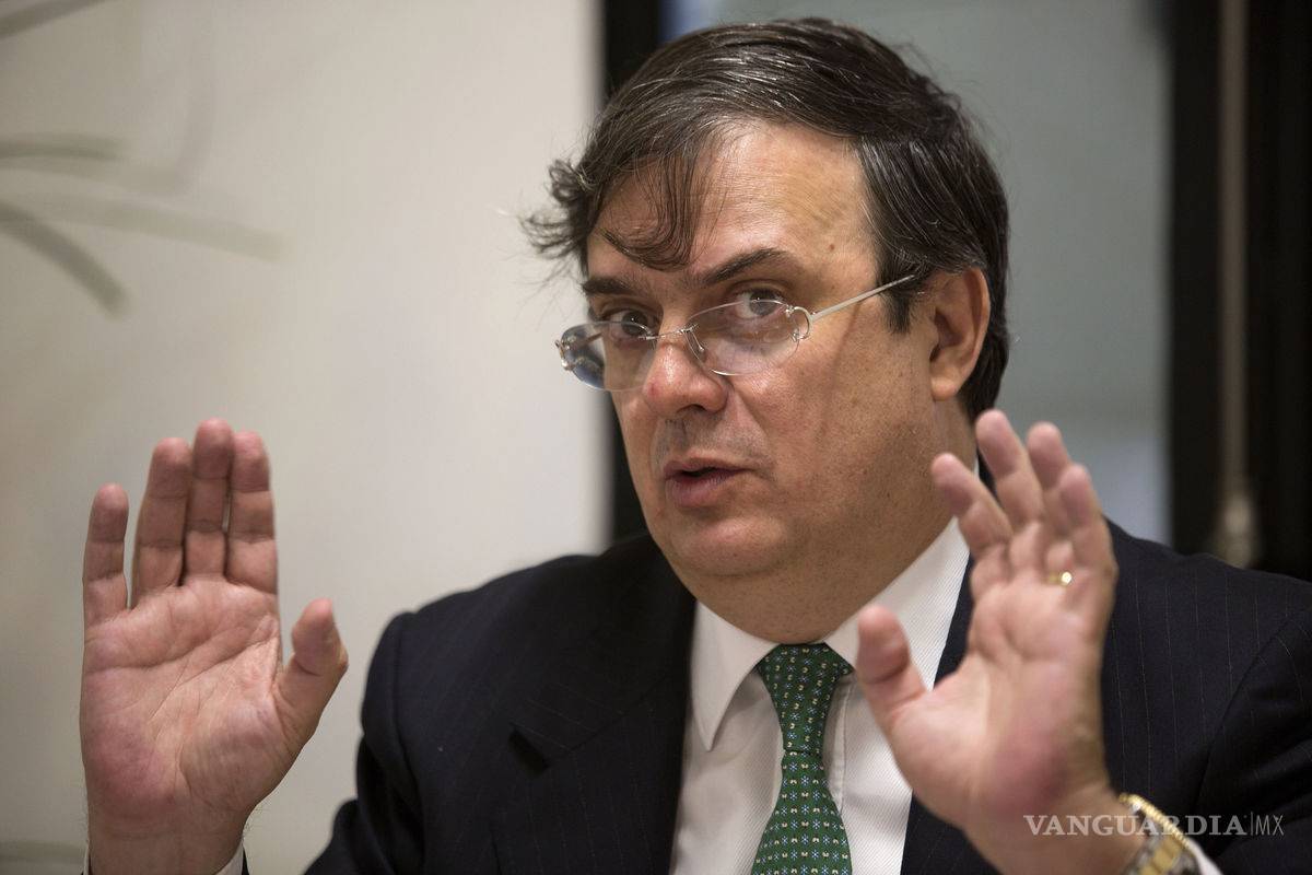 Ebrard cumple 10 meses fuera, pero viaja a Israel, Inglaterra y Argentina