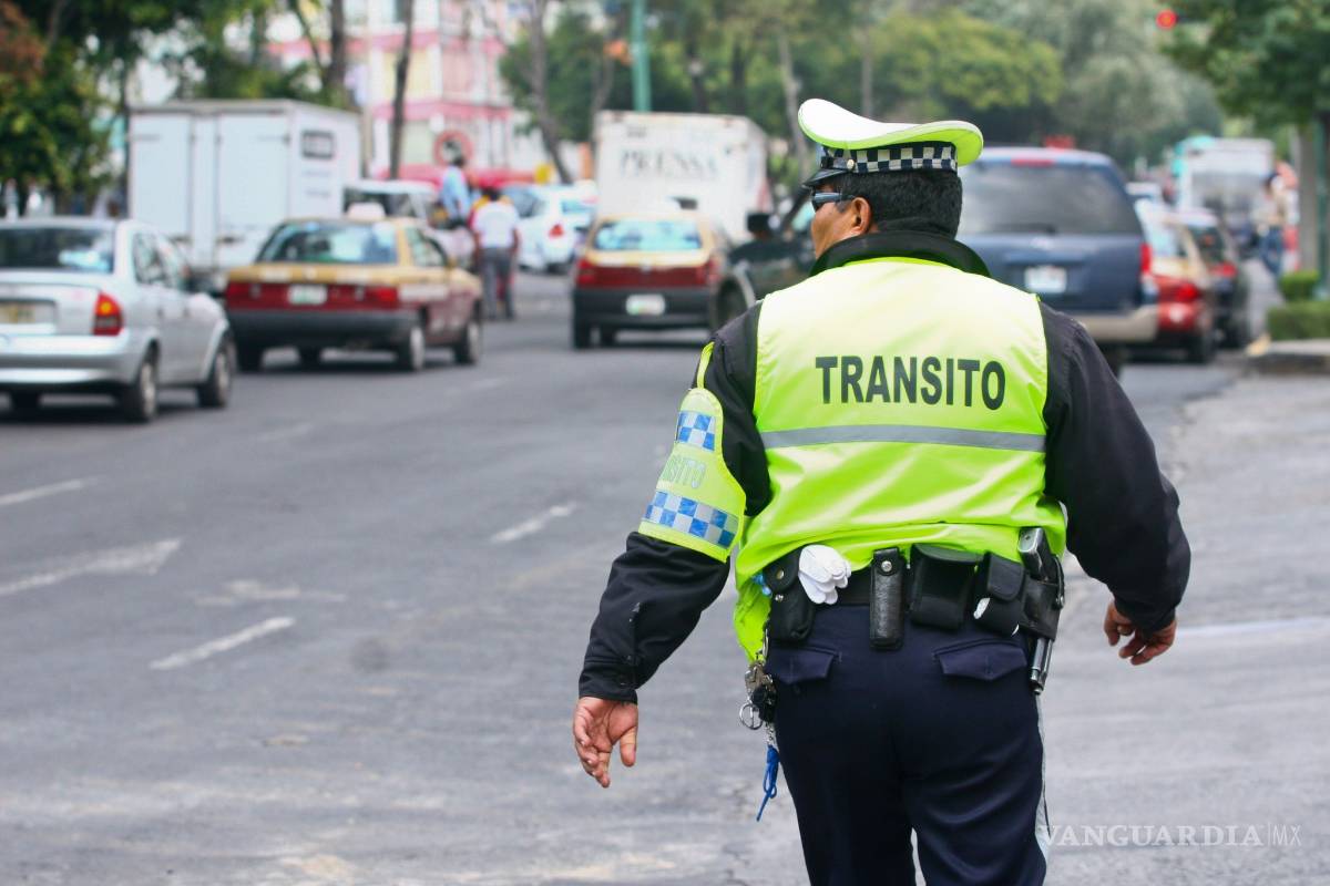 Pagan 10 mil pesos a policías de la CDMX por bajar de peso