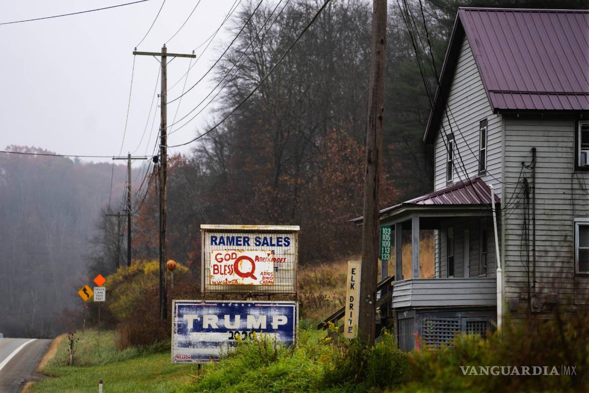 ¿Cómo es que la IA, QAnon y las teorías conspirativas están reconfigurando la contienda presidencia?