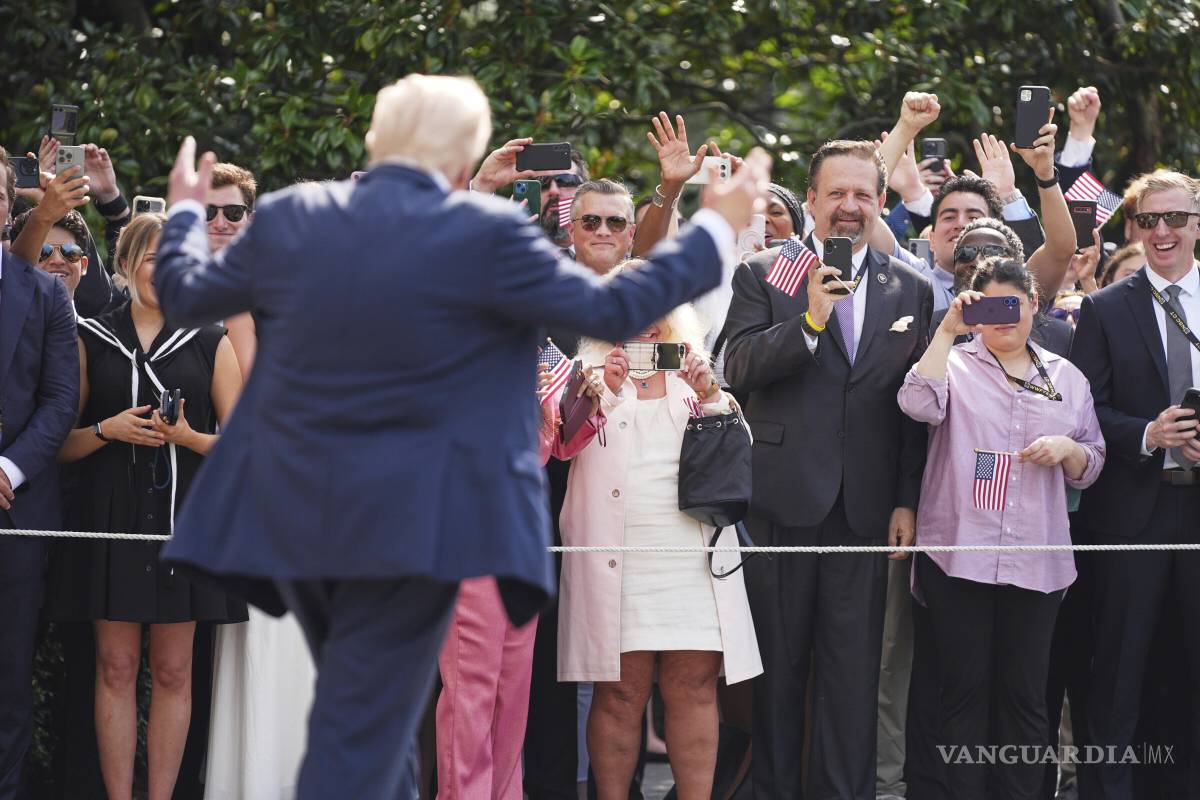 $!Donald Trump está construyendo un muro contra las importaciones, aranceles, alrededor de la economía de EU para proteger a la industria nacional.