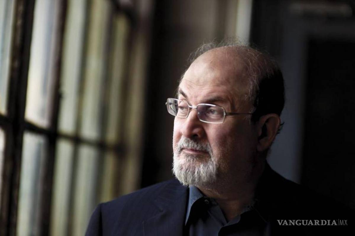 Conmueve a Salman Rushdie reacción del pueblo de París