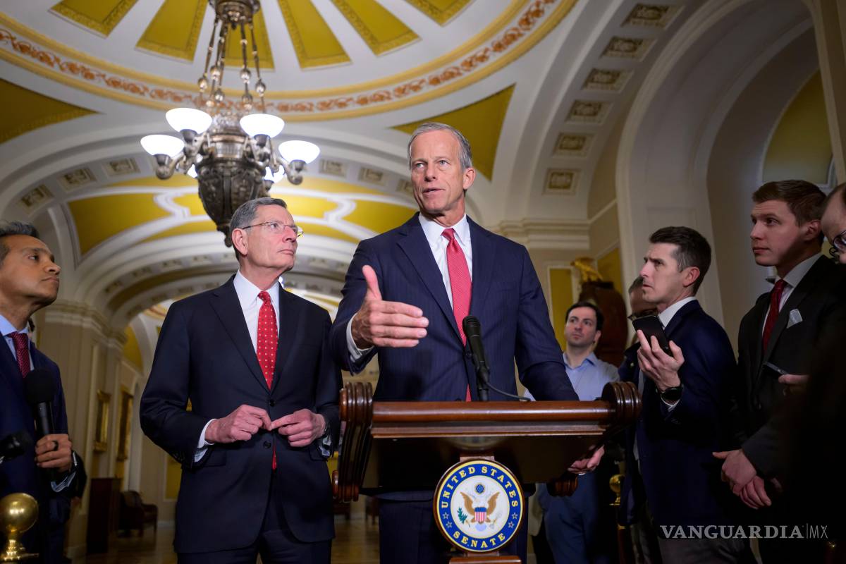 $!El líder de la mayoría del Senado, el republicano John Thune, en la conferencia de prensa del almuerzo de política republicana del Senado en el Capitolio.
