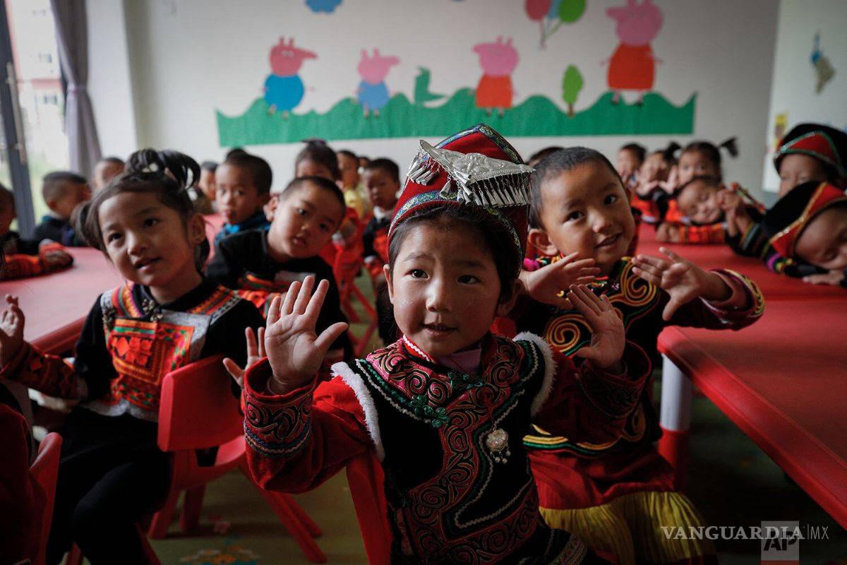 Jugo Naranja: Vacunarán contra el Covid-19 a 130 millones de mexicanos