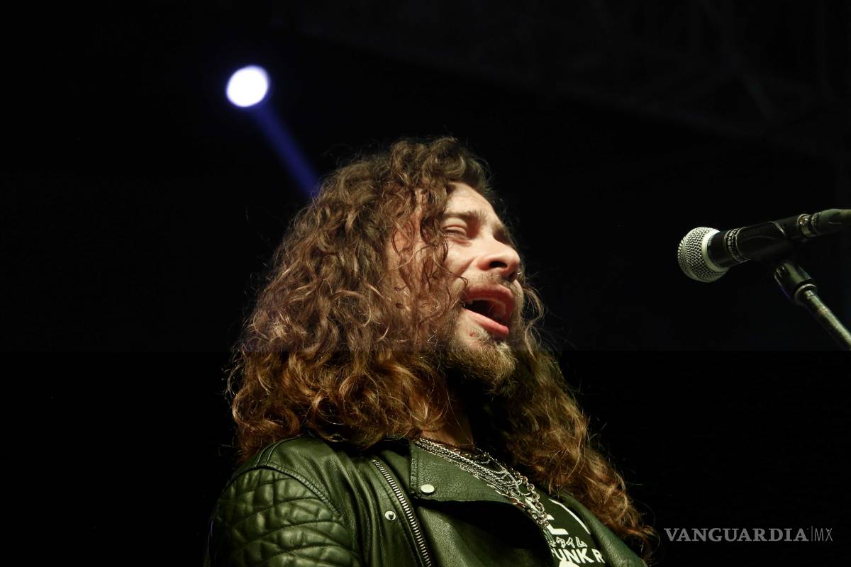 $!Tributo a David Bowie: Alfonso André y Amigos fueron ‘Héroes’ en Saltillo