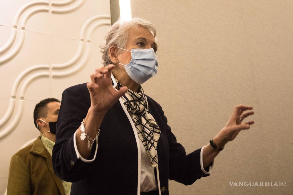 Aumenta lista de políticos hackeados; Sánchez Cordero denuncia suplantación de su cuenta de WhatsApp