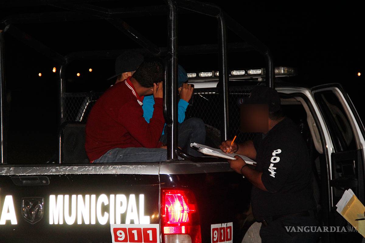 $!Clausuran un Oxxo en Saltillo, empleado vendió cerveza fuera de horario