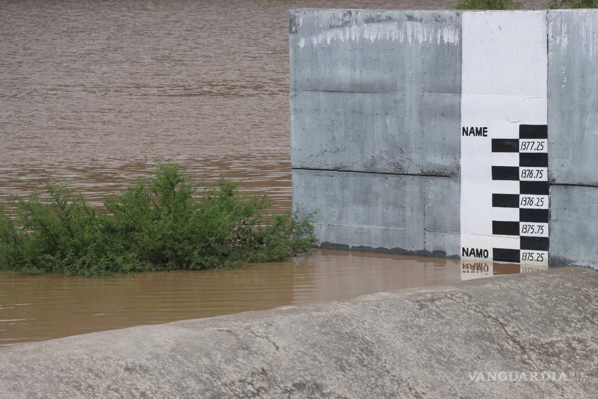 $!Protección Civil de Ramos Arizpe se encuentra monitoreando la presa, asegurando la seguridad de la comunidad en tiempos de crecientes desafíos climáticos.