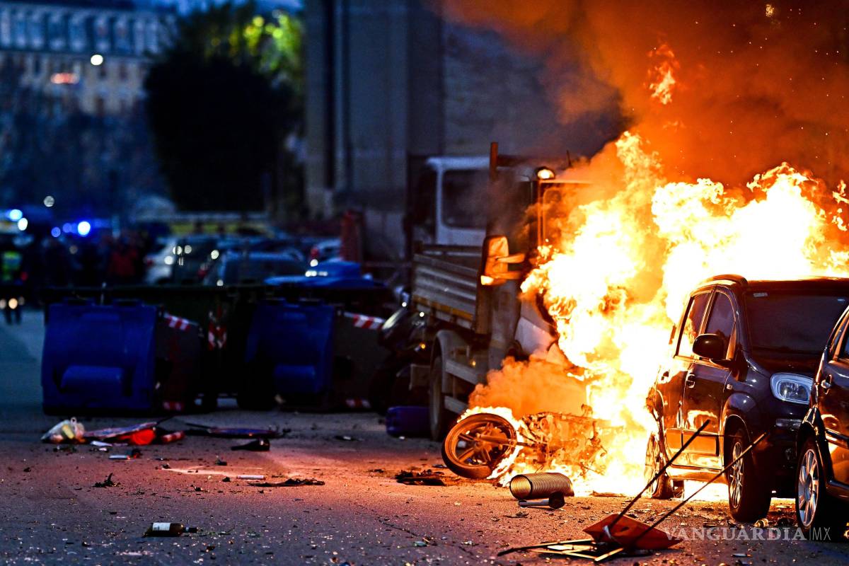 $!Fuertes disturbios y detenciones de ultras se registraron en las inmediaciones del estadio Luigi Ferraris, horas antes del duelo entre Genoa e Inter.