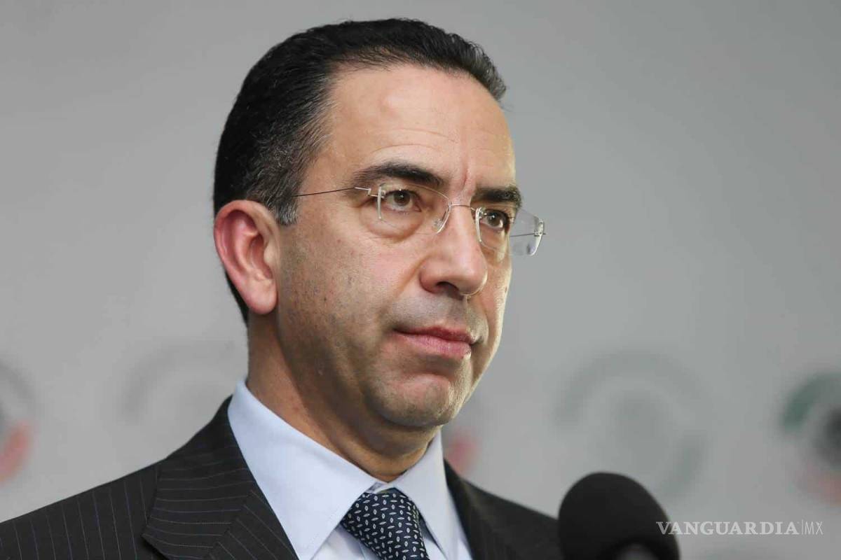 Javier Lozano opina que es 'una barbaridad' transportar combustible en pipas